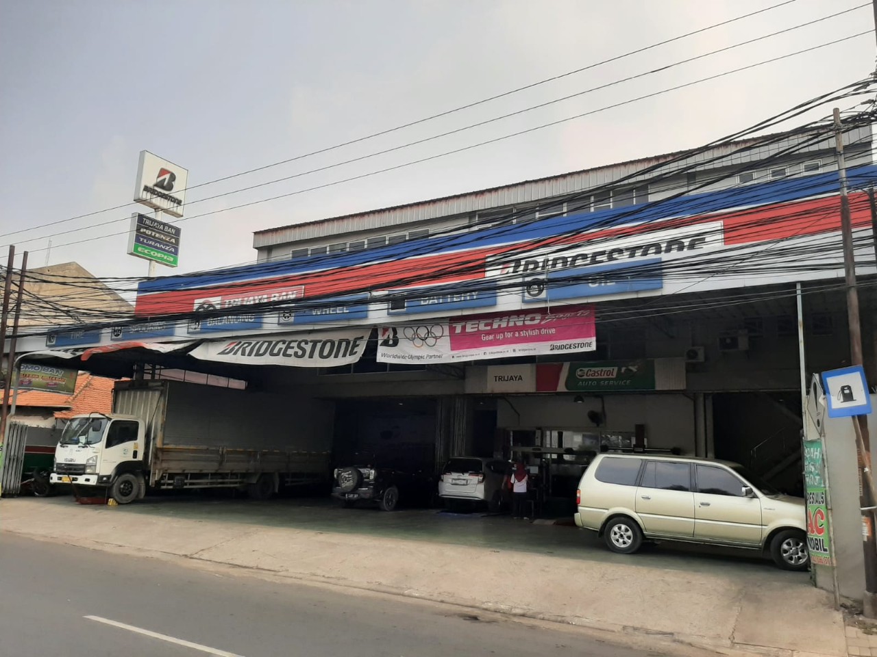 TRIJAYA BAN - TAMBUN